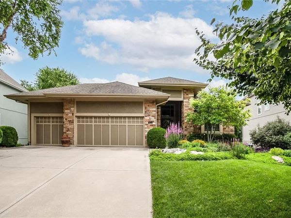 9111 W 157th Terrace, Overland Park, KS 66221