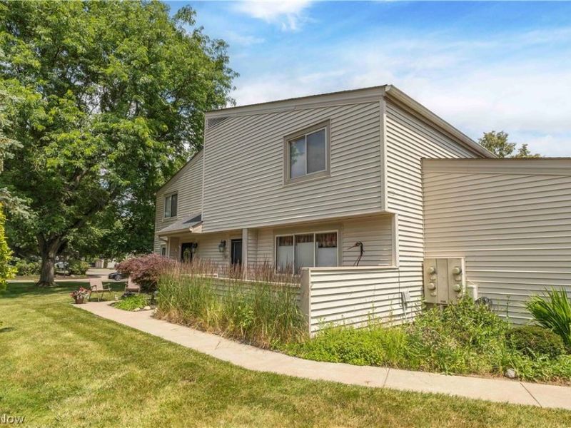 3093 Bay Landing Drive, Westlake, OH 44145 Photo 2