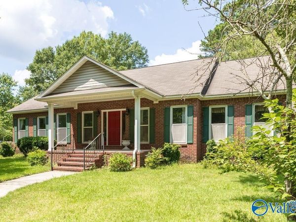 1104 Beverly Street NE, Hartselle, AL 35640