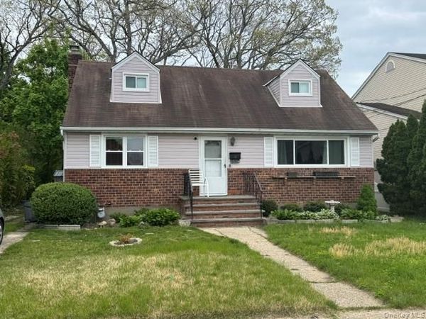 1916 Wilson Avenue , North Bellmore, NY 11710