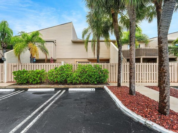 612 Executive Center Drive, Unit 107, West Palm Beach, FL 33401