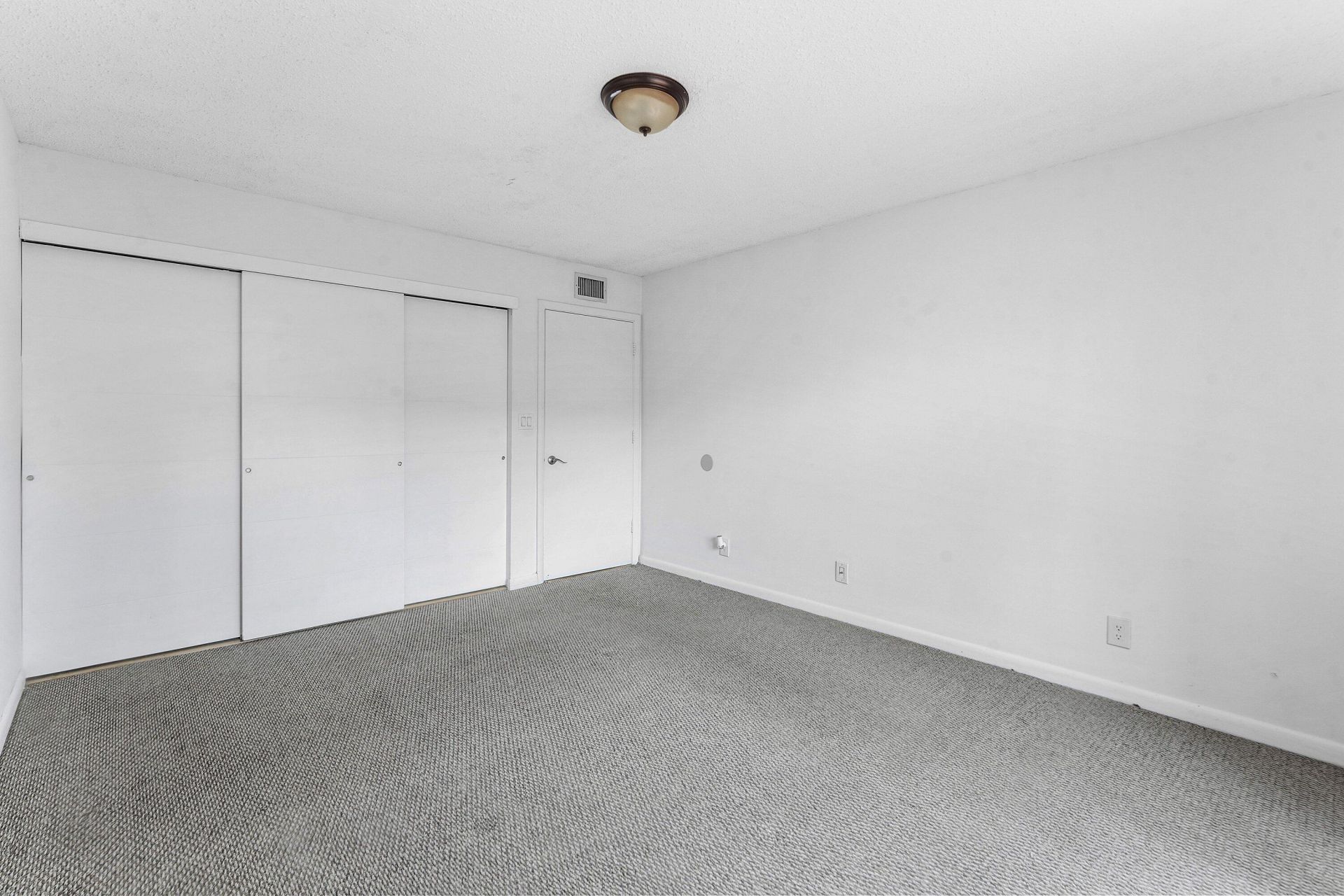 612 Executive Center Drive, Unit 107, West Palm Beach, FL 33401 Photo