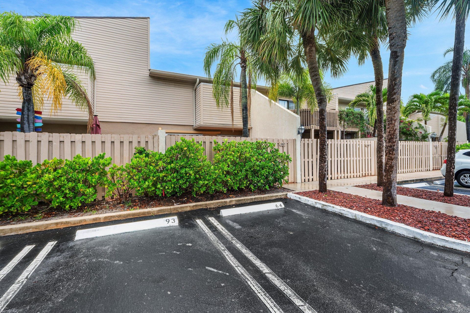 612 Executive Center Drive, Unit 107, West Palm Beach, FL 33401 Photo