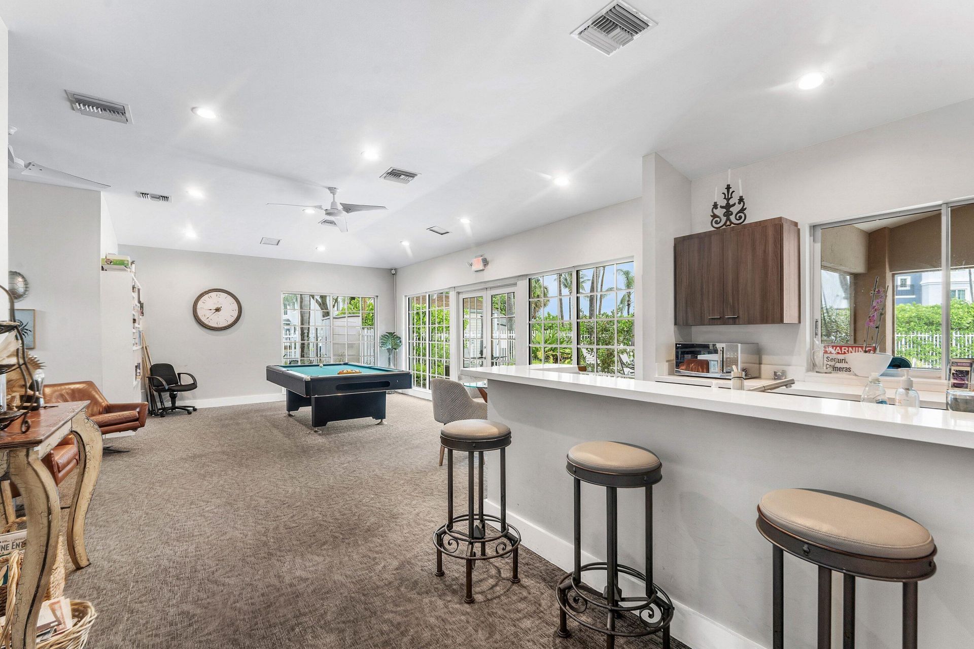 612 Executive Center Drive, Unit 107, West Palm Beach, FL 33401 Photo