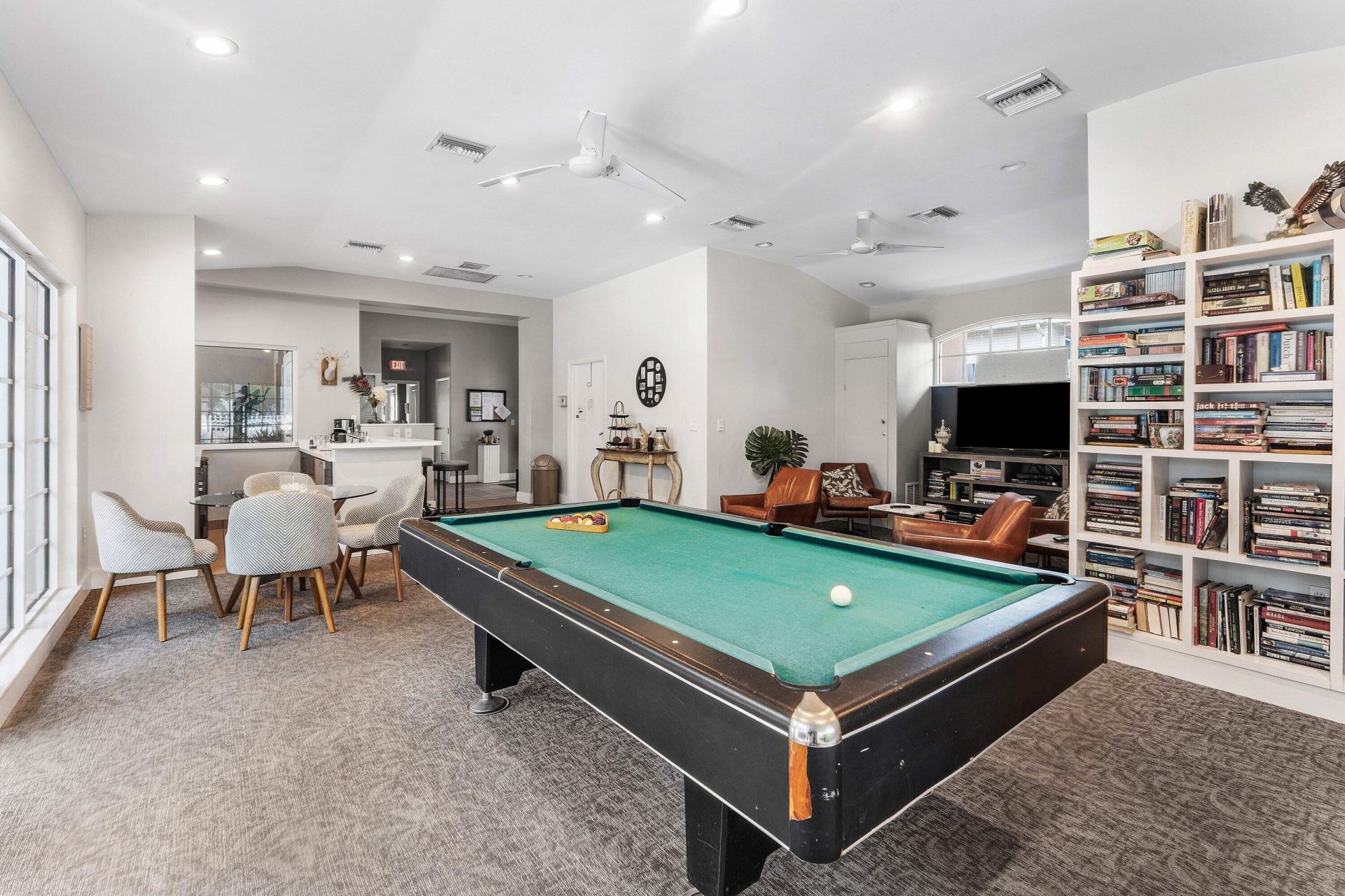 612 Executive Center Drive, Unit 107, West Palm Beach, FL 33401 Photo