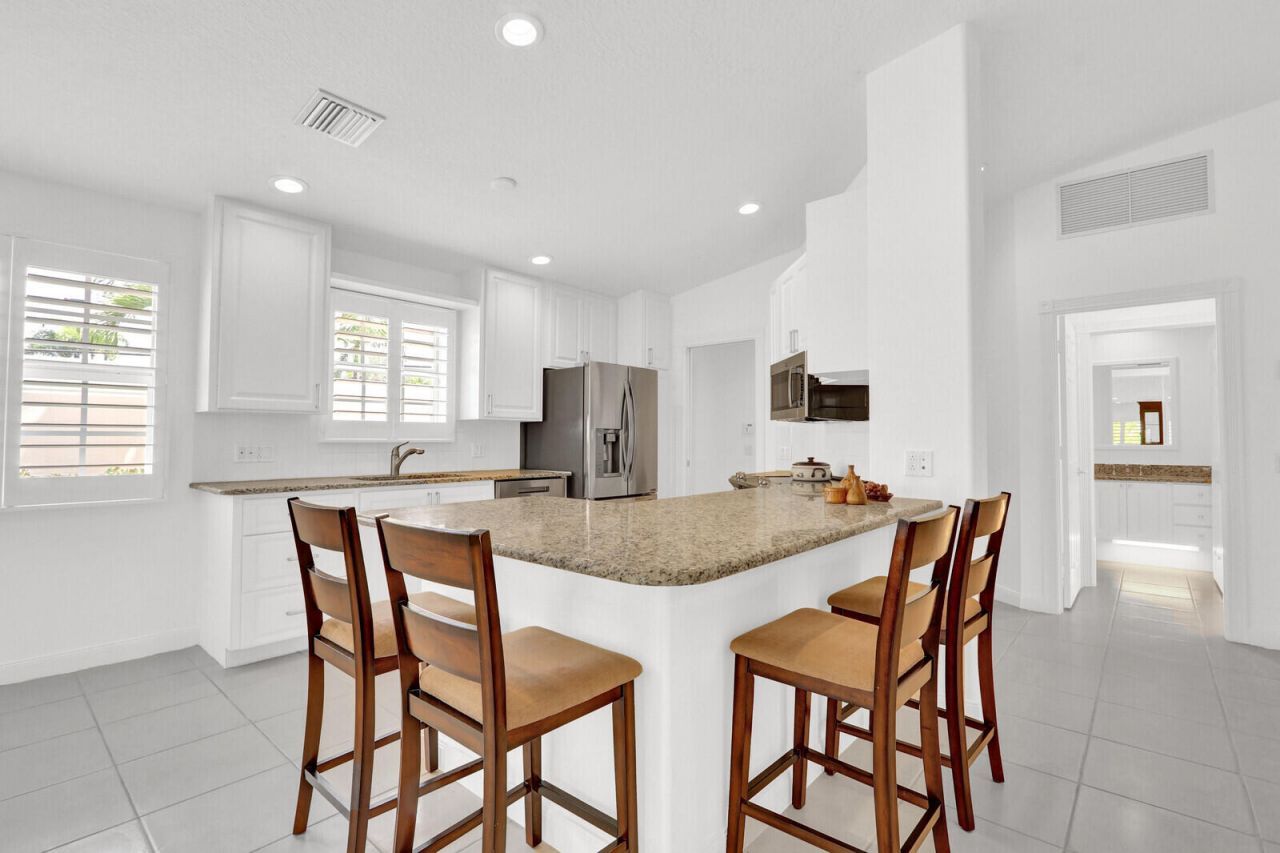 5181 Magnolia Bay Circle, Palm Beach Gardens, FL 33418 Photo