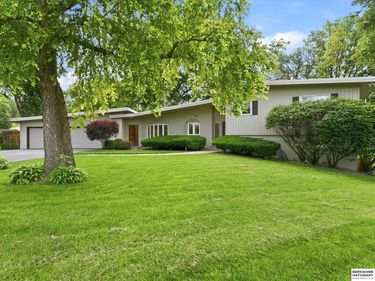 8101 Walnut Circle, Omaha, NE 68124