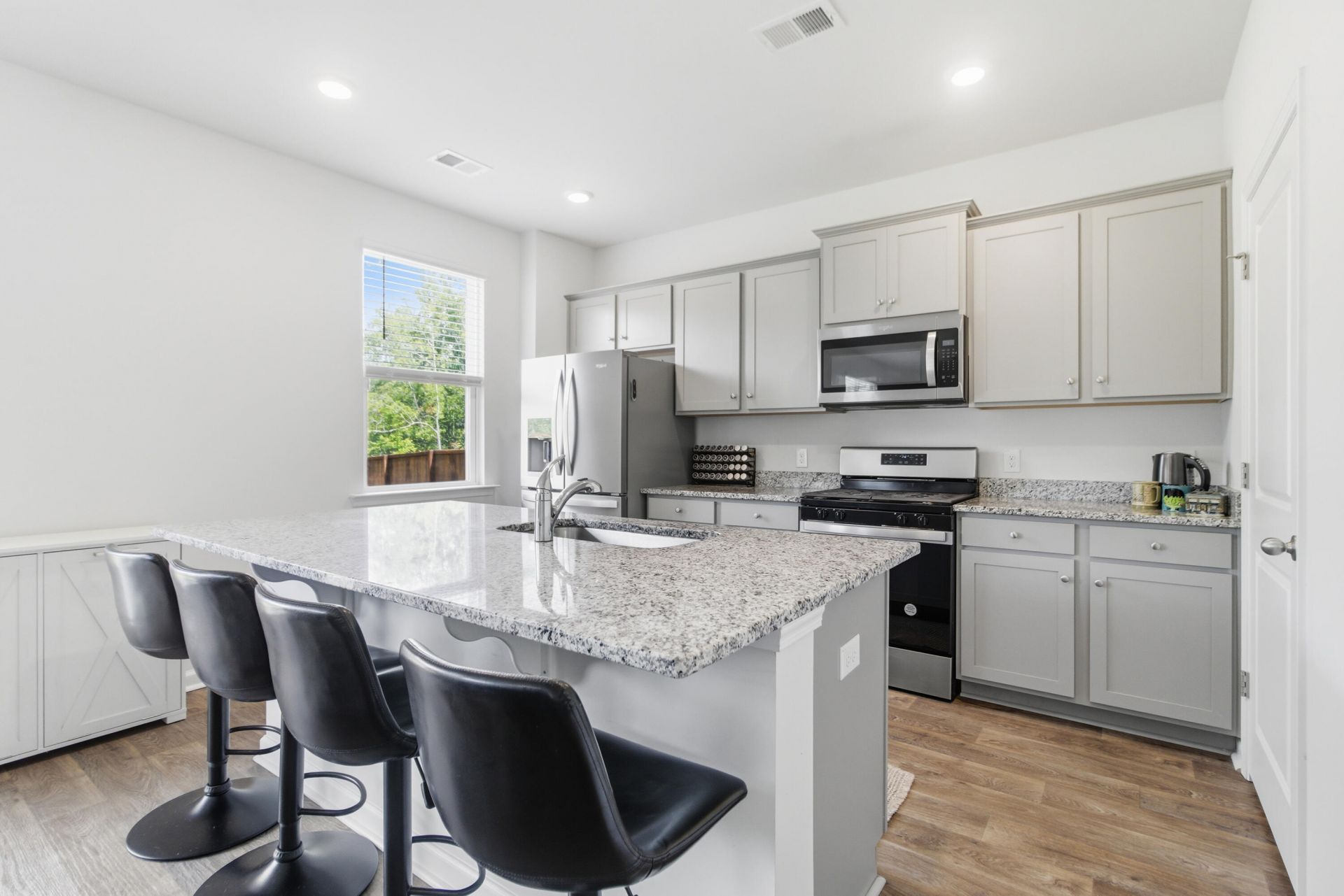 1033 Peridote Way Photo 11