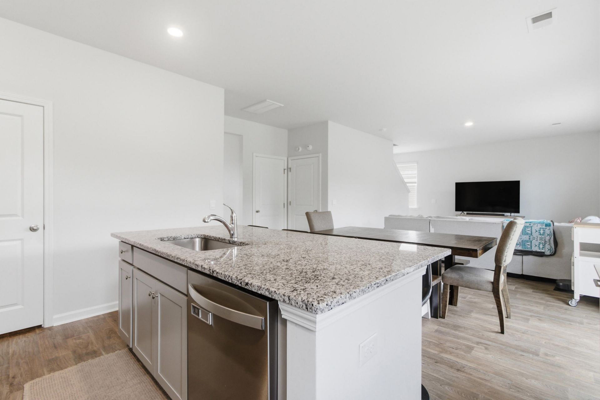 1033 Peridote Way Photo 17