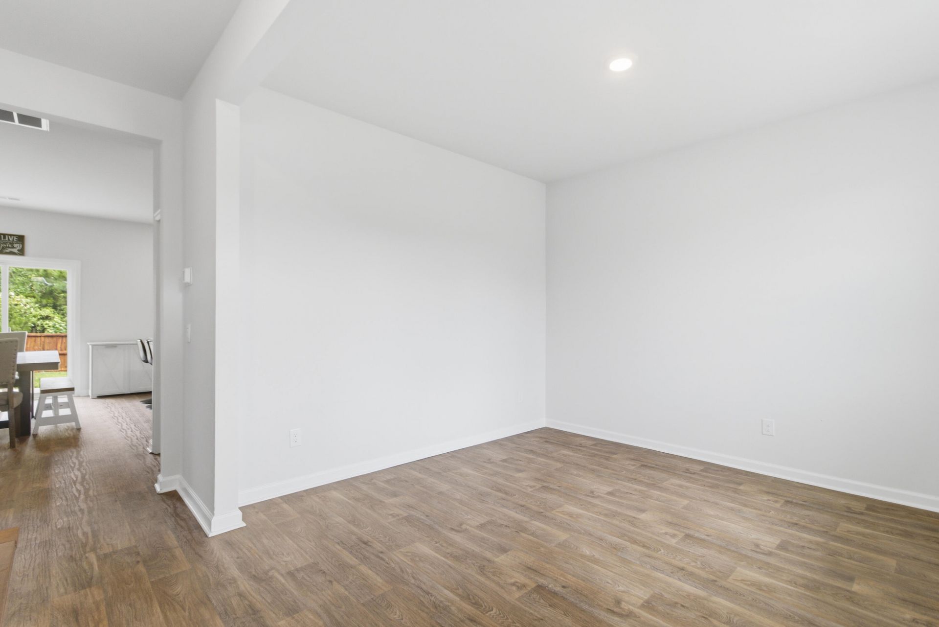 1033 Peridote Way Photo 7