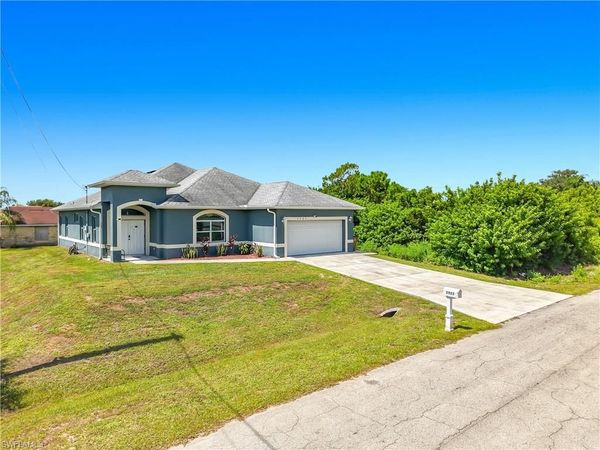 3907 11th ST SW, LEHIGH ACRES, FL 33976