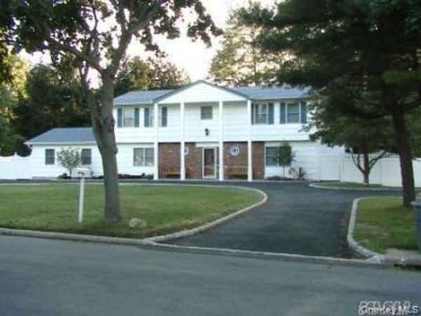 34 MARKWOOD Lane , East Northport, NY 11731