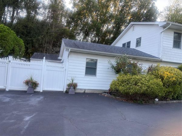 34 MARKWOOD Lane , East Northport, NY 11731