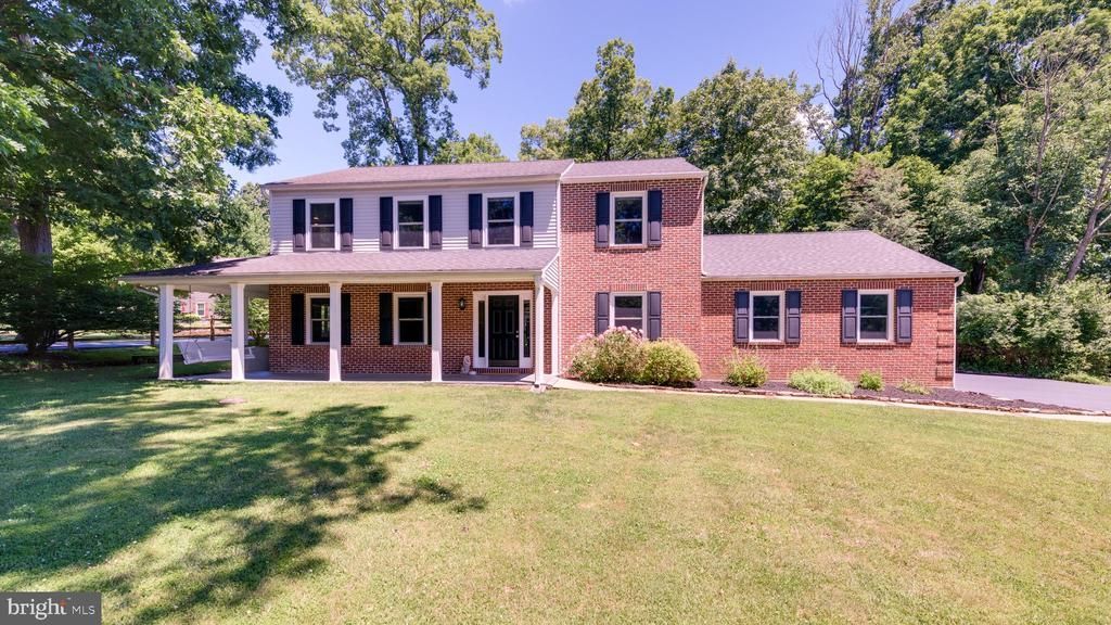 823 COUNTRYSIDE DRIVE , WEST CHESTER, PA 19380