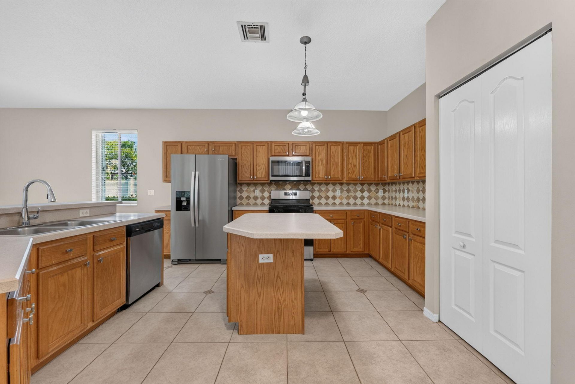 6775 SW 195th Avenue, Fort Lauderdale, FL 33332 Photo