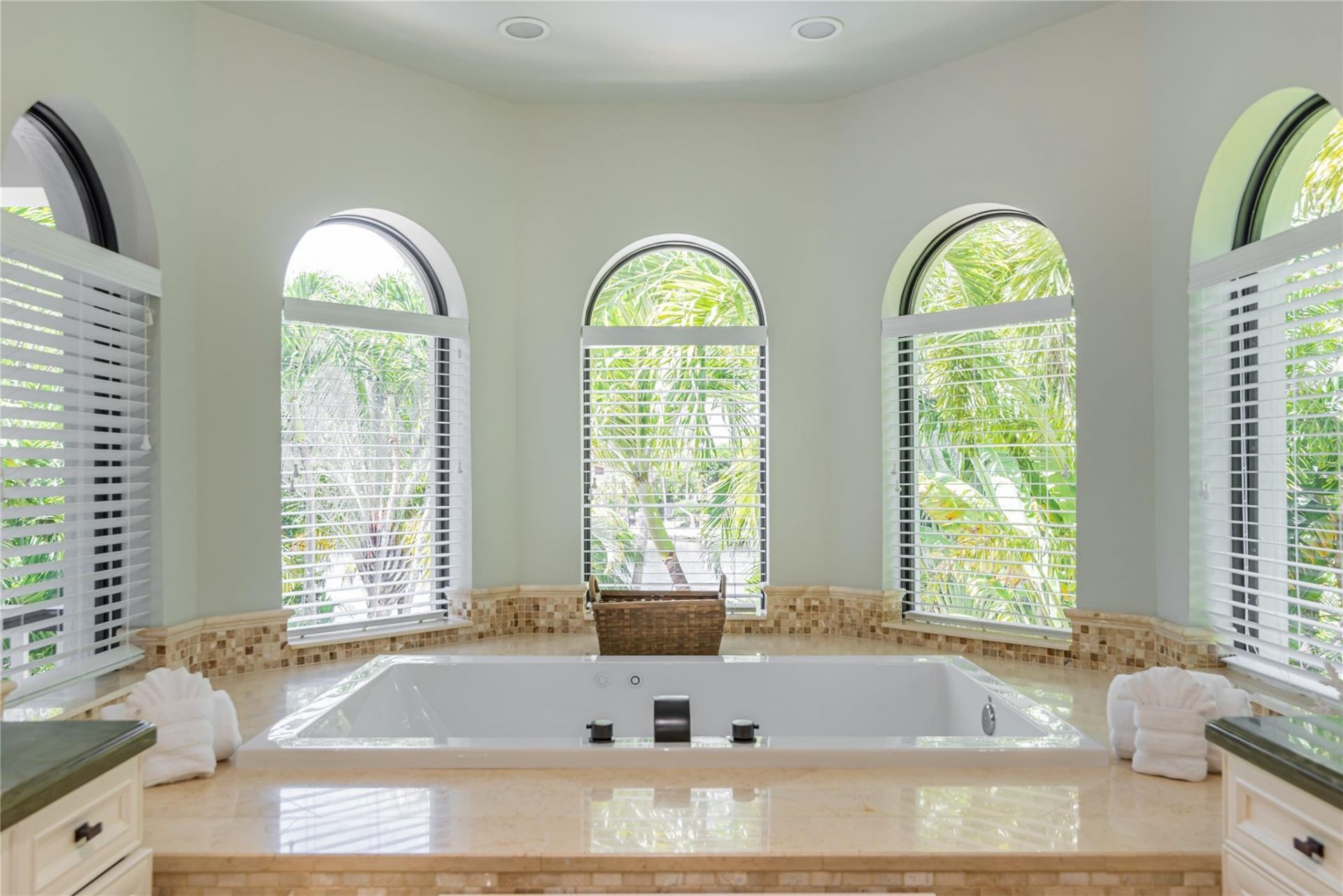 2415 Middle River Drive, Fort Lauderdale, FL 33305 Photo