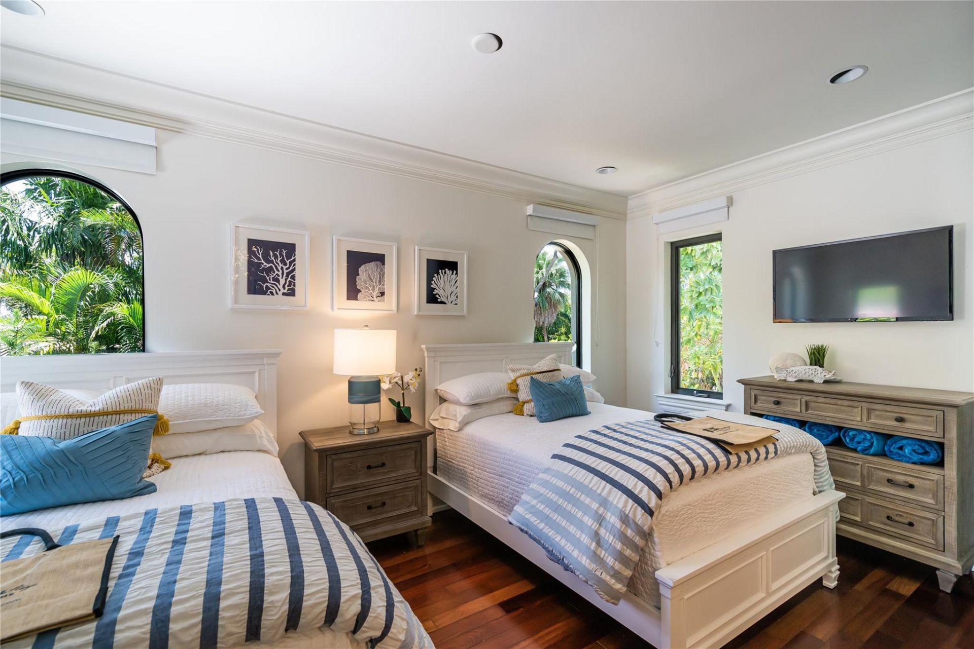 2415 Middle River Drive, Fort Lauderdale, FL 33305 Photo