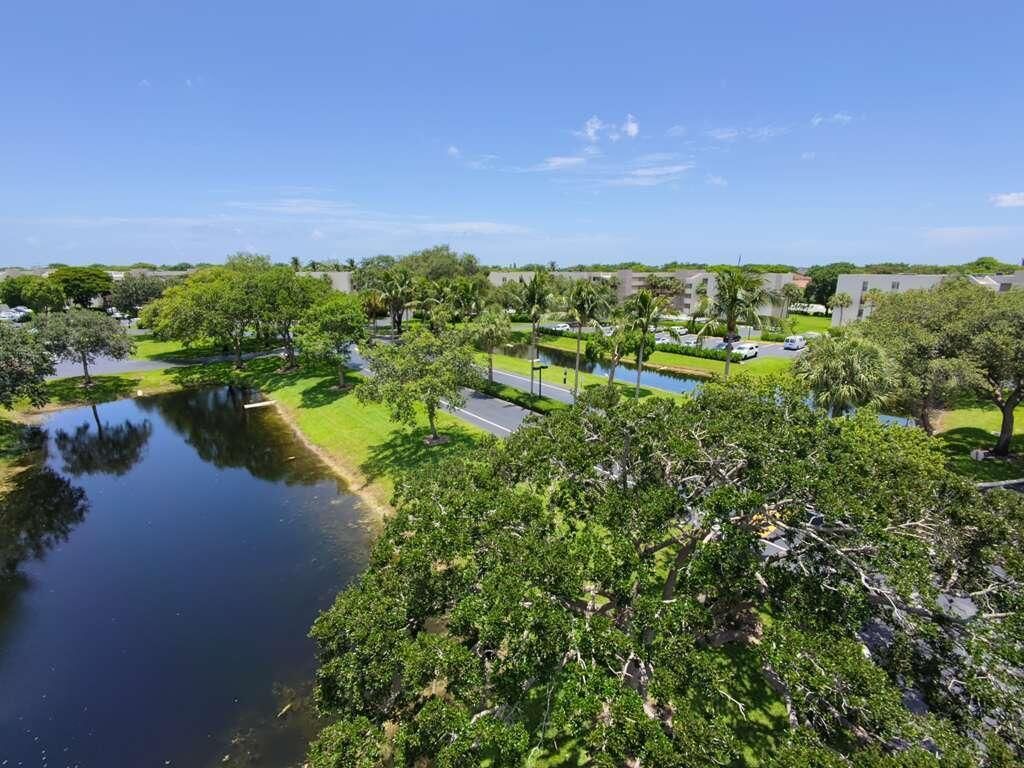 5900 Camino Del Sol, Unit 306, Boca Raton, FL 33433 Photo