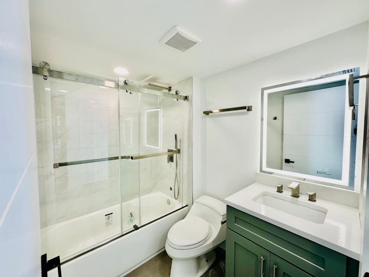 5900 Camino Del Sol, Unit 306, Boca Raton, FL 33433 Photo