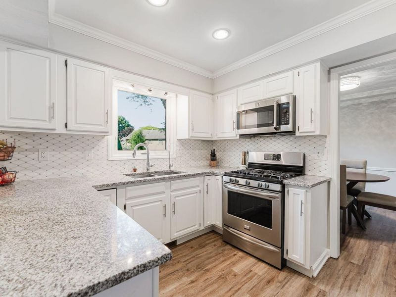 1015 Pine View Road, Westerville, OH 43081 Photo 13