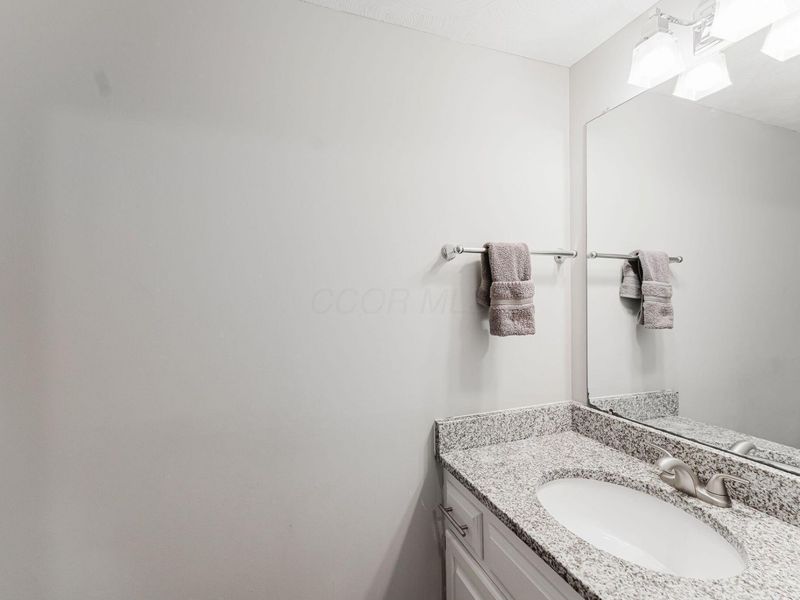 1015 Pine View Road, Westerville, OH 43081 Photo 24