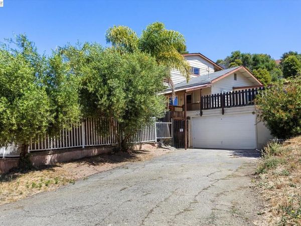 26770 Hayward Blvd, Hayward, CA 94542