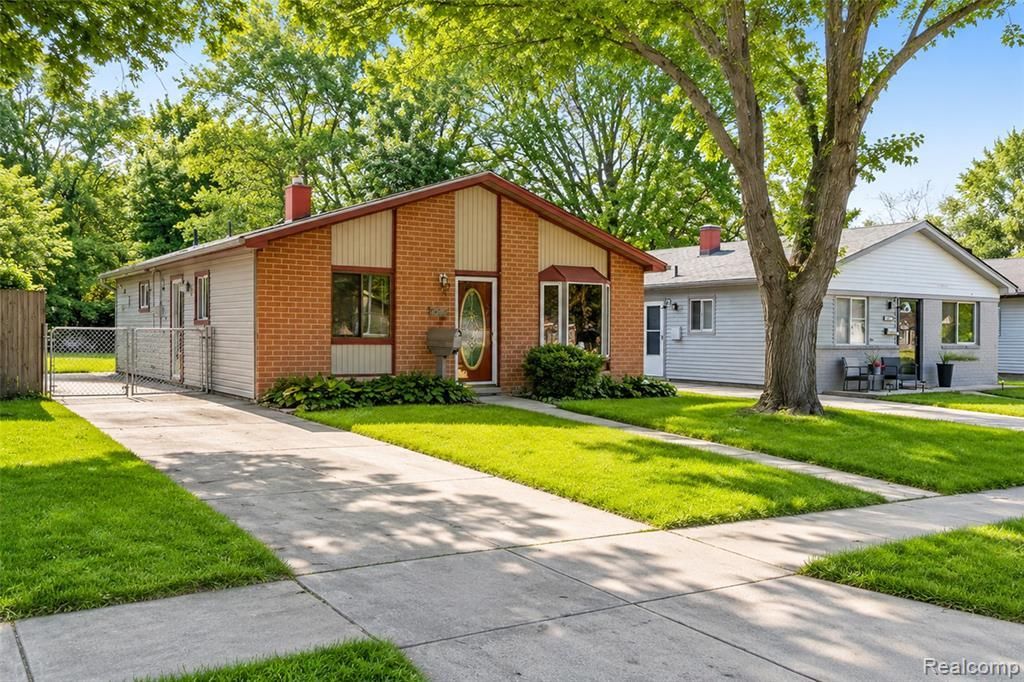 8095 Syracuse Street, Taylor, MI 48180 Main Photo