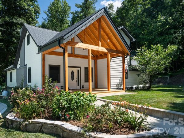86 Holiday Drive, Hendersonville, NC 28739
