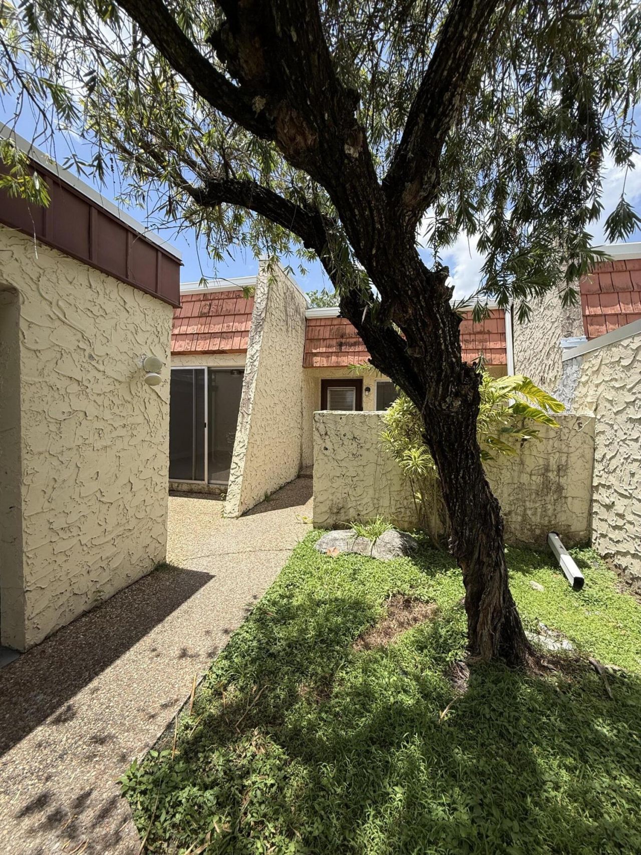 9640 NW 65th Street, Unit D10, Tamarac, FL 33321 Photo