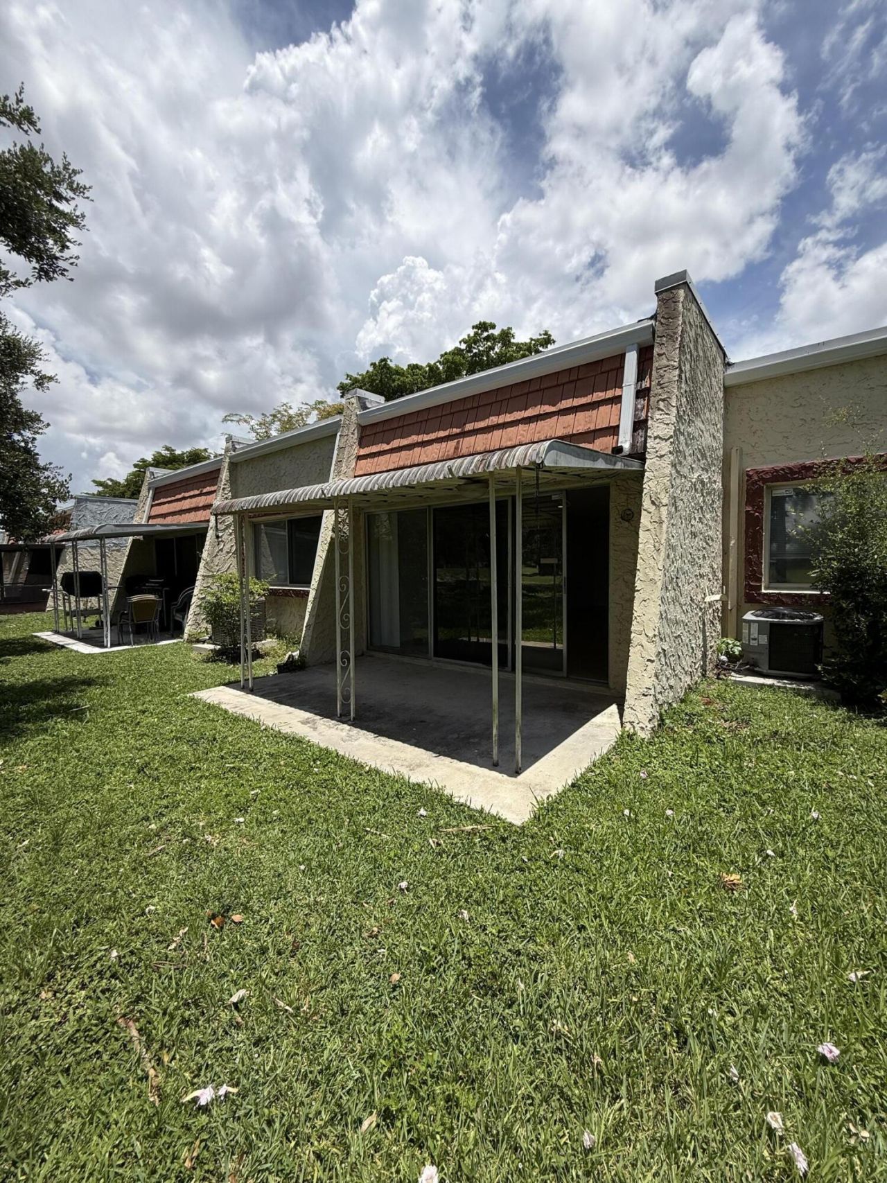 9640 NW 65th Street, Unit D10, Tamarac, FL 33321 Photo