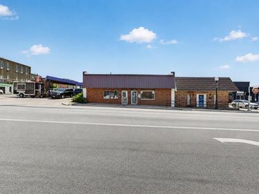 221-223 N Locust Street , Denton, TX 76201