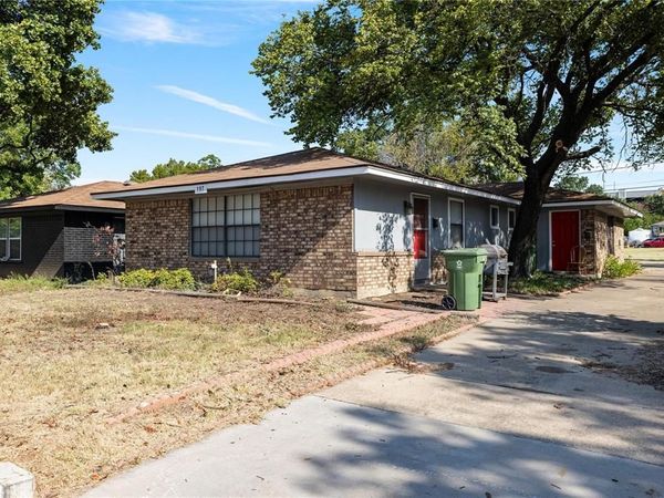 107 Ray Street , Arlington, TX 76010