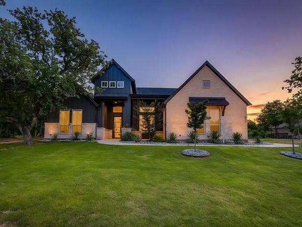 673 S Sugartree Drive, Lipan, TX 76462