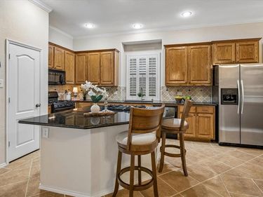 2824 Lacompte Drive, Dallas, TX 75227