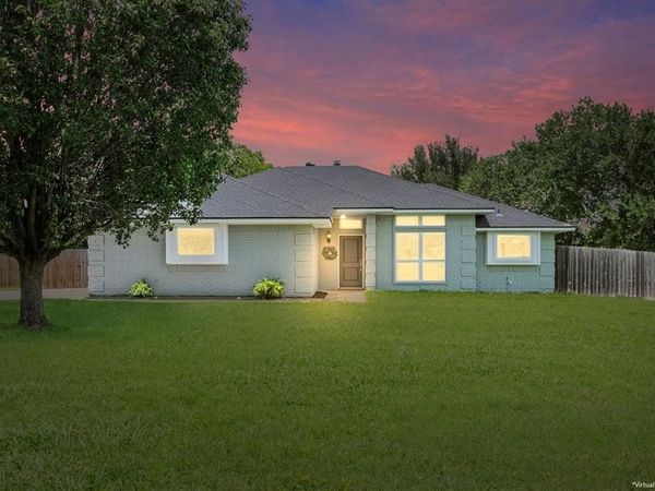740 Castleman Creek Road , Hewitt, TX 76643