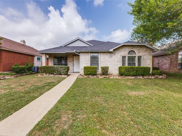 512 Sims Drive, Cedar Hill, TX 75104