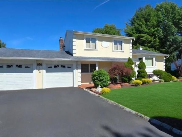 13 TUSCARORA CIRCLE, OLD BRIDGE, NJ 08857