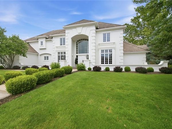6517 Ridge Road, Parkville, MO 64152