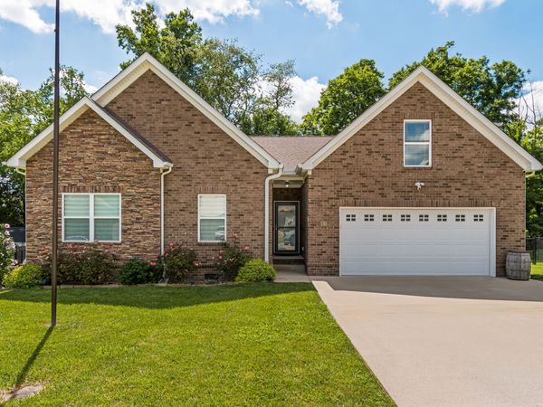 136 Timberland Dr, Columbia, TN 38401