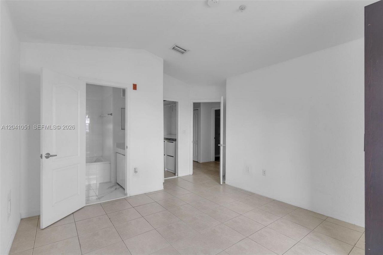 8826 W Flagler St, Unit 203, Miami, FL 33174 Photo