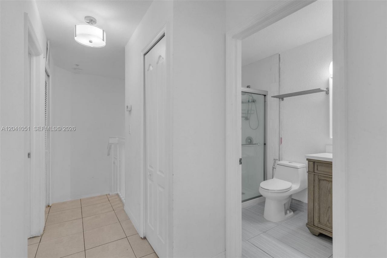 8826 W Flagler St, Unit 203, Miami, FL 33174 Photo