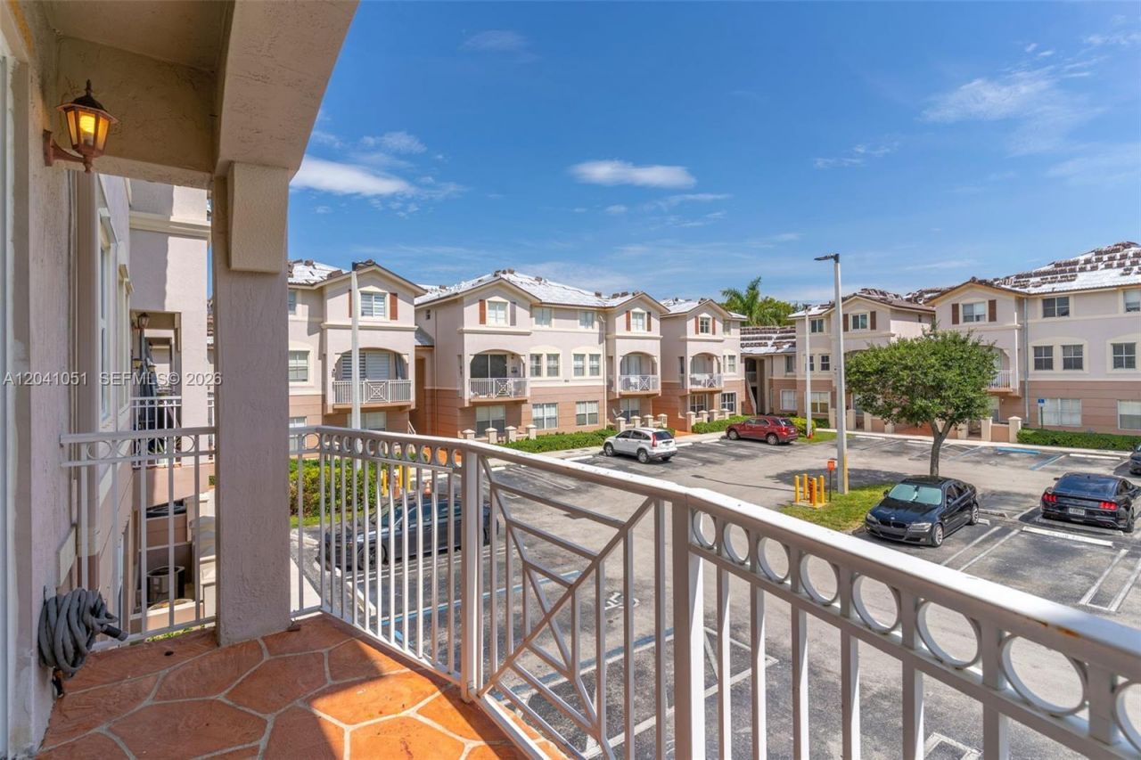 8826 W Flagler St, Unit 203, Miami, FL 33174 Photo