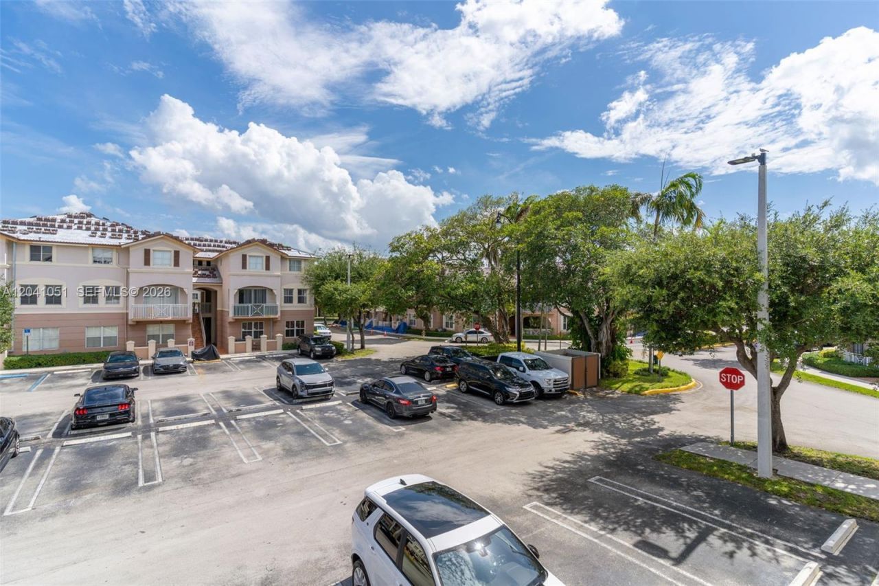 8826 W Flagler St, Unit 203, Miami, FL 33174 Photo
