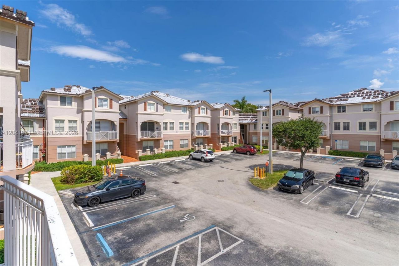8826 W Flagler St, Unit 203, Miami, FL 33174 Photo