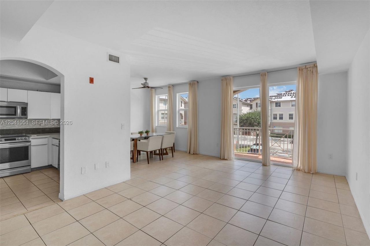 8826 W Flagler St, Unit 203, Miami, FL 33174 Photo