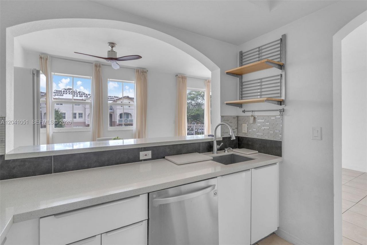 8826 W Flagler St, Unit 203, Miami, FL 33174 Photo