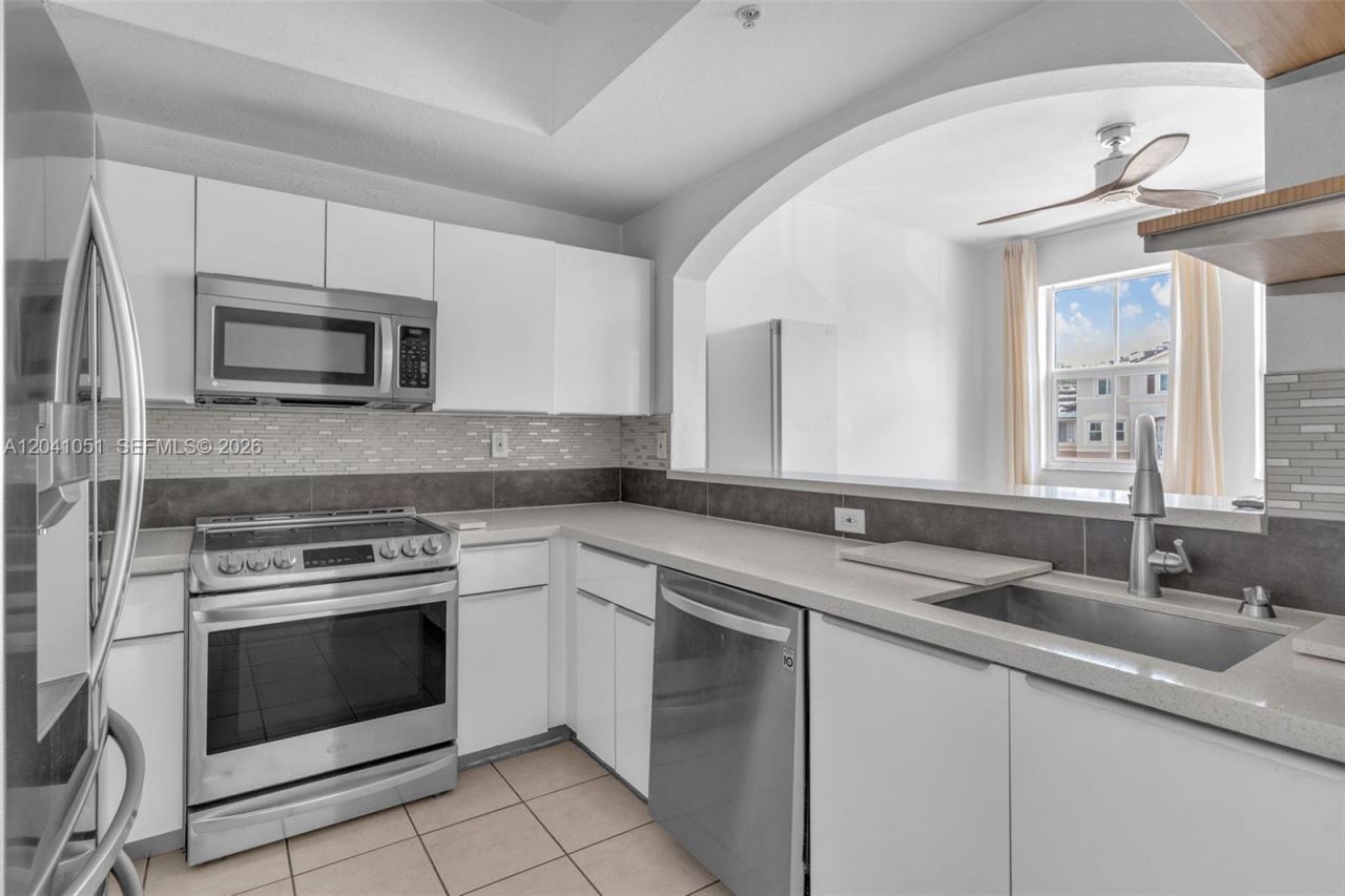 8826 W Flagler St, Unit 203, Miami, FL 33174 Photo