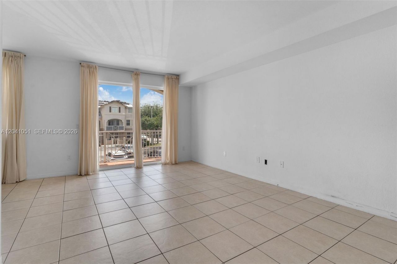 8826 W Flagler St, Unit 203, Miami, FL 33174 Photo