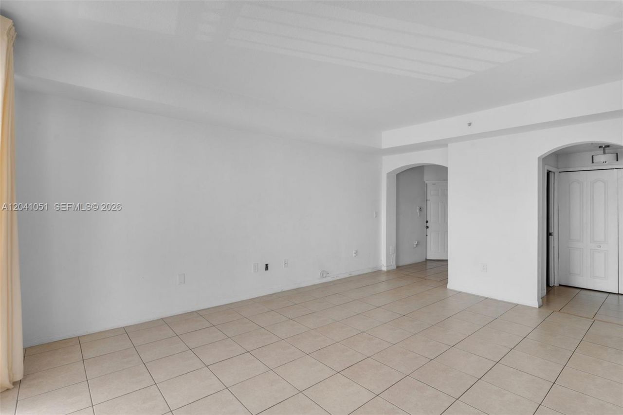 8826 W Flagler St, Unit 203, Miami, FL 33174 Photo