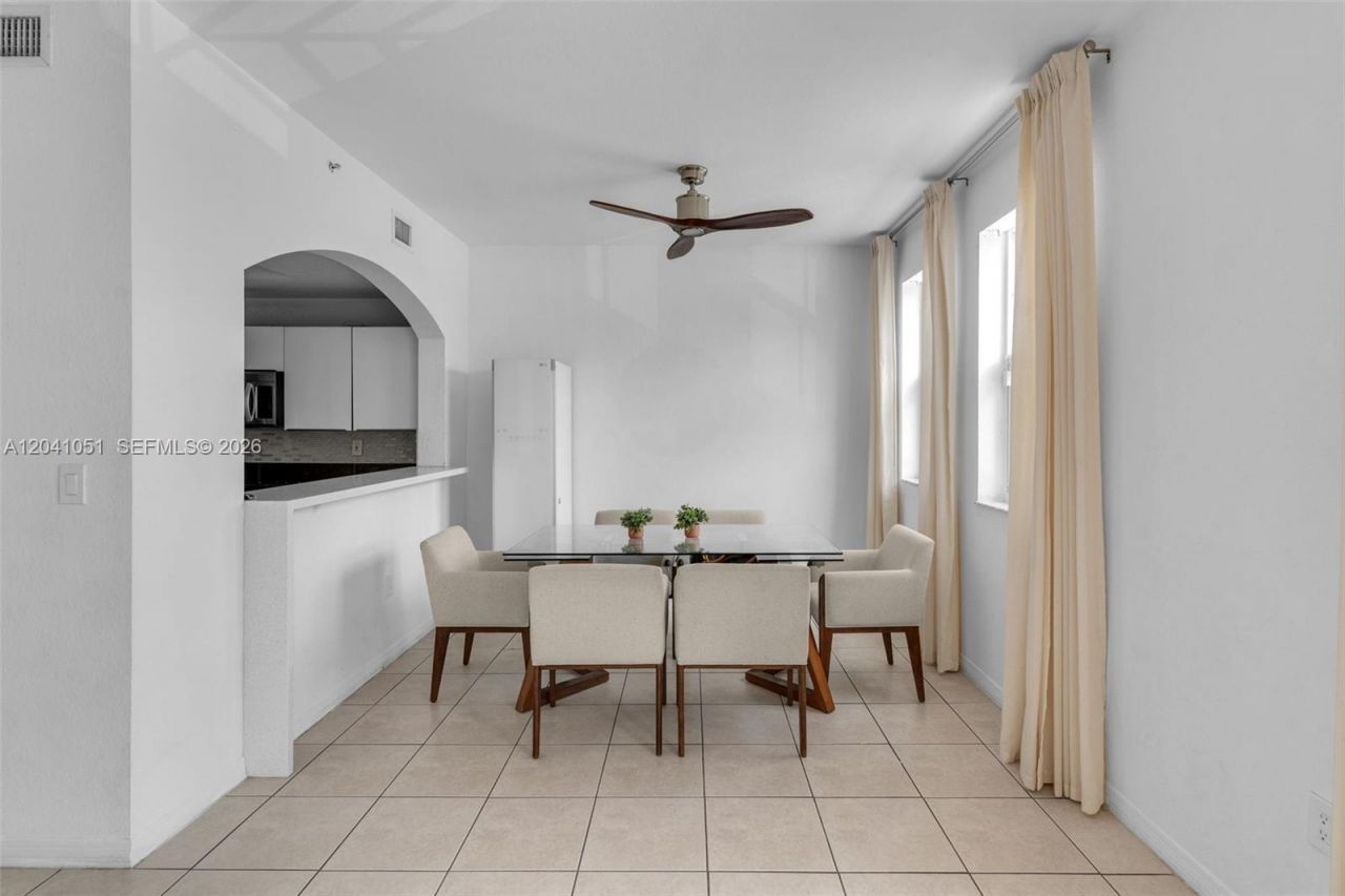 8826 W Flagler St, Unit 203, Miami, FL 33174 Photo